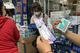 Bộ Y tế cảnh báo về việc người dân tự mua sinh phẩm xét nghiệm, thuốc điều trị cúm mùa