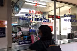 Giá của BHYT hàng chục năm về trước khiến các bệnh viện thu không bù chi