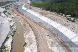 Bình Dương đầu tư hơn 4.900 tỷ nạo vét, gia cố suối Cái