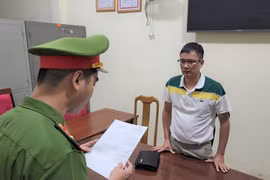 Đà Nẵng: Bắt đối tượng buôn lậu thuốc bắc từ Trung Quốc về Việt Nam