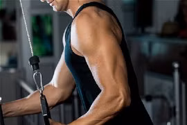 Lấy phải chồng kiếm tiền bằng mọi cách… phải làm sao?