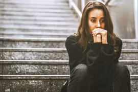 Nhắm mắt lấy chồng… sai một ly đi một dặm