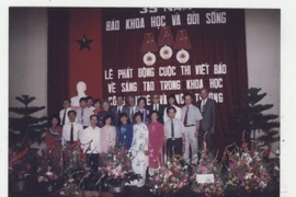 Dấu mốc Khoa học và Đời sống