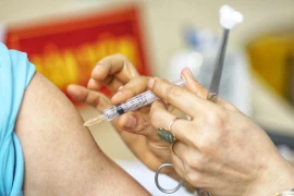 Mỹ phê duyệt vaccine ngừa virus hợp bào hô hấp (RSV)