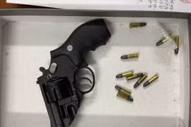 Lại phát hiện súng ngắn và đạn gửi qua Sân bay Đà Nẵng