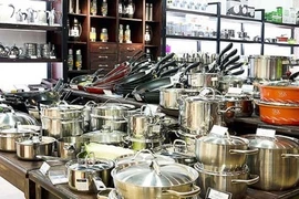 Lẫn lộn chất lượng xoong, nồi inox siêu rẻ