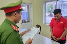 Nhân viên bán dầu nhớt giả chữ ký khách hàng để thụt két tiền tỷ