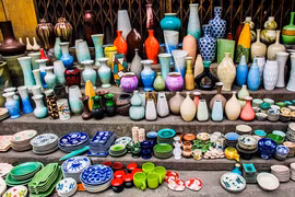 Tràn lan gốm sứ trôi nổi, sặc sỡ gây hại