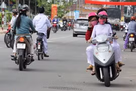 Cần phạt nặng phương tiện giao thông cố tình đi ngược chiều