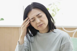 Phụ nữ tuổi 50 khắc phục tiền mãn kinh thế nào?