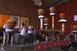 Tròn mắt xem cao thủ chơi trò con quay