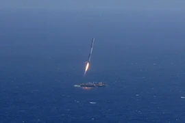 Màn hạ cánh không thành công của tên lửa Falcon 9