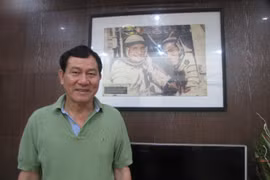 Anh hùng Phạm Tuân nói gì về đường Trường Chinh cong?