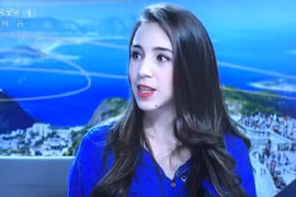 Nữ bình luận viên xinh đẹp đang gây “bão” mùa Olympic