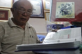 Đã mắt ngắm bộ tem tất niên “độc” của hơn 100 quốc gia