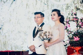 Đám cưới tiền tỷ rước dâu máy bay của cô gái Nam Định