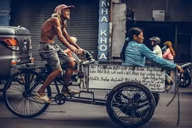 Khoảnh khắc đẹp của người đàn ông đạp xe ba gác Sài Gòn