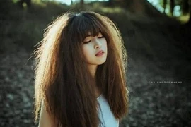 Hot girl má lúm Đắk Lắk chụp ảnh bảo vệ môi trường