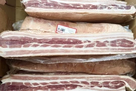 Giá lợn hơi tăng nóng, thịt lợn nhập khẩu rẻ bất ngờ