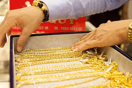 Giá vàng hôm nay: Bất ngờ đảo chiều giảm mạnh