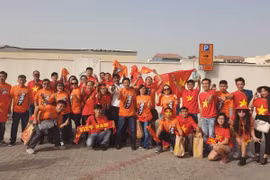 Wake-up 247 đưa 247 cổ động viên sang UAE chỉ sau 48 giờ