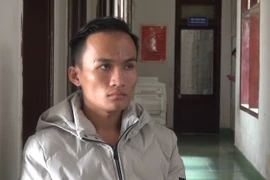 Chủ quán karaoke làm nhục hàng chục nhân viên nữ 