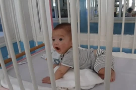 5 em bé dễ thương bị bỏ rơi ở bệnh viện đang cần giúp đỡ