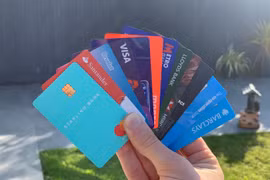 Làm sao để biết mình có bao nhiêu tài khoản, thẻ ngân hàng?