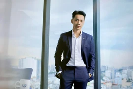 Vẻ lịch lãm, đẹp trai của Chủ tịch Ngân hàng ACB Trần Hùng Huy 