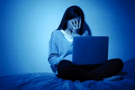 Thanh niên lừa bạn gái gọi video 'khỏa thân' rồi liên tục tống tiền