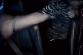 Clip tài xế ô tô công nghệ bị khách đấm liên tục vào mặt ở Sài Gòn 