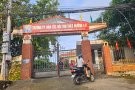 Đưa con cháu “lọt” vào trường đặc cách, Phó chủ tịch huyện bị kỷ luật