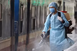 COVID-19: Khẩn cấp khoanh vùng, kiểm soát lây nhiễm và quản lý nghiêm người nhập cảnh