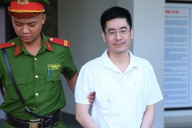 Cựu điều tra viên Hoàng Văn Hưng 'nước mắt ngắn dài' khi nhận tội