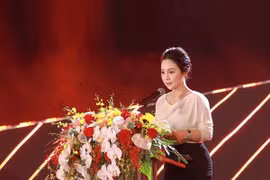 Con gái thừa kế tập đoàn nghìn tỷ xinh như diễn viên của Chủ tịch Hoa Sen 