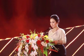 Con gái thừa kế tập đoàn nghìn tỷ xinh như diễn viên của Chủ tịch Hoa Sen 