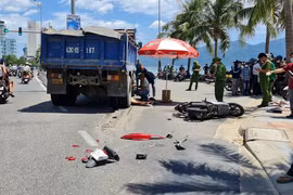 Nhân viên trung tâm pháp y ngăn cản xe chở tử thi, yêu cầu nộp 14 triệu 