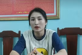 Đi đám cưới bạn thân, cô gái xinh đẹp lẻn vào phòng cưới trộm 8 chỉ vàng