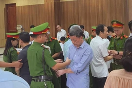 Giám đốc doanh nghiệp bỏ 6 tỷ tiền túi 'cảm ơn' 5 cán bộ Sở Giáo dục 