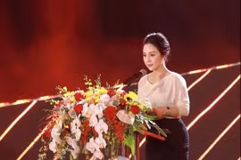 Con gái xinh đẹp của đại gia Lê Phước Vũ lo khi bố giao gia tài nghìn tỷ