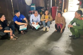 Thiếu nữ 14 tuổi cầu cứu cô giáo vì bị gia đình ép lấy cậu ruột làm chồng