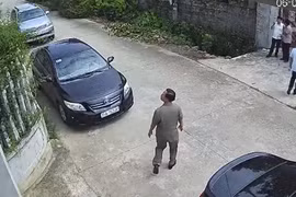Phó giám đốc sở nói với dân 'cả gia đình nhà mày chết tao đi tù cũng được'