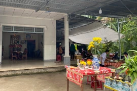 Thiếu niên 14 tuổi đầu độc cha và bà nội: Làm rõ có đồng phạm không 