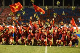 FE CREDIT thưởng nóng 3 tỷ đồng cho Đội tuyển Bóng đá nữ Việt Nam