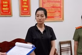 Cô gái trẻ đẹp truyền bá văn hoá phẩm đồi trụy 