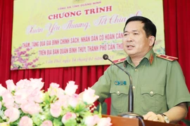 Thiếu tướng Đinh Văn Nơi công khai số điện thoại cá nhân nhận tin báo về tội phạm
