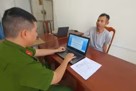 Người đàn ông nghi nhiễm HIV trói một phụ nữ lại rồi hiếp dâm và cướp tài sản