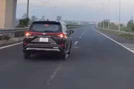 Nữ tài xế nêu lý do 'khó đỡ' khi lùi xe trên cao tốc Long Thành-Dầu Giây
