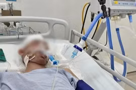 Bắt tạm giam thiếu niên đánh nam sinh lớp 8 chết não ở Hà Nội