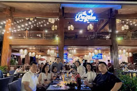 Nghe hotgirl Salim kể chuyện kỳ nghỉ trong mơ tại siêu nhạc hội 8Wonder 